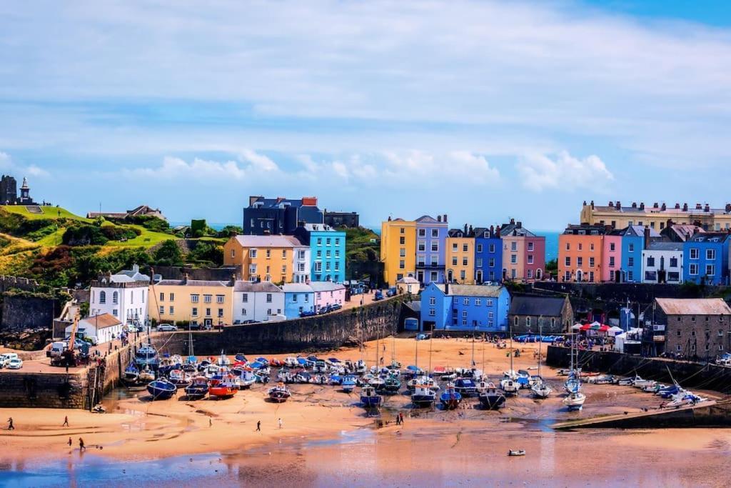 The Bothy Near Tenby, Big Projector Screen, Four-Poster Bed, On-Site Hot Tub Access Via Spa Pack, Breakfast Exterior foto