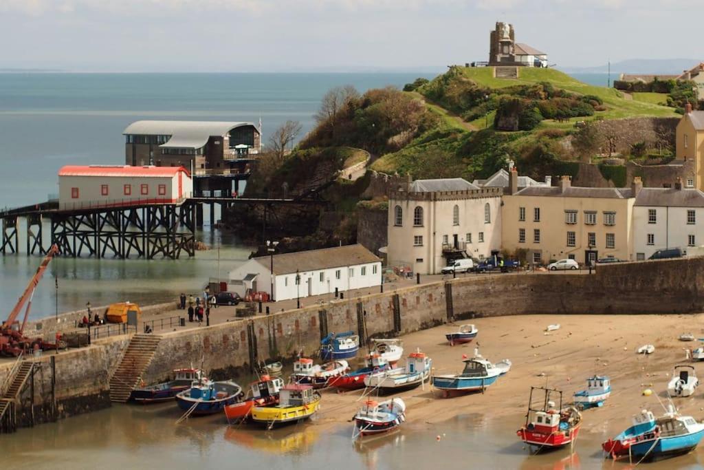 The Bothy Near Tenby, Big Projector Screen, Four-Poster Bed, On-Site Hot Tub Access Via Spa Pack, Breakfast Exterior foto